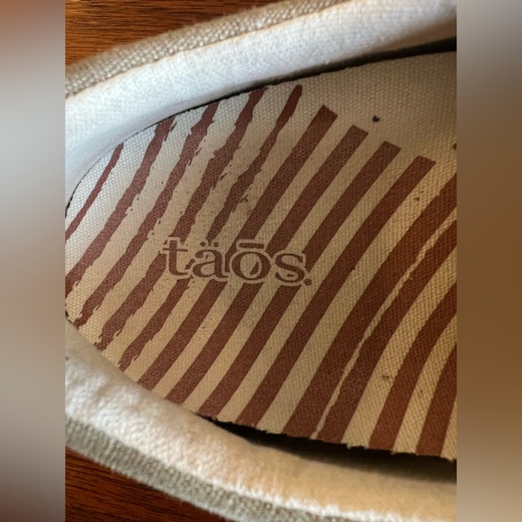 Taos Star Retro Shoe Women 8.5
Brown Canvas Lace Up Arch Support Walking Sneaker - Picture 12 of 14